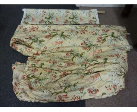 Pair of Colefax and Fowler floral chintz curtains (lined) and a bolt of the same fabric H270 cm x W182cm