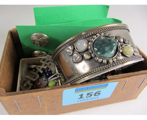 Edwardian LNER buttons, enamel badges, guard badge, pair of amber ear-rings, hardstone jewellery etc