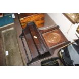An oak hanging cupboard of small proportions with