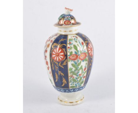 Worcester polychrome tea caddy, ovoid form, with cover (a.f.), cross-hatch mark, 15cm.