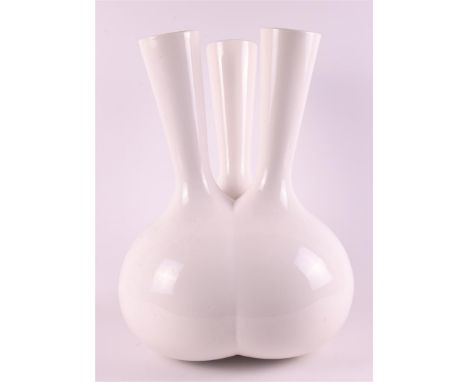 A white glazed earthenware 'Cor Unum MaMa' vase, design Roderick Vos, marked: Makkum, height 43 cm.