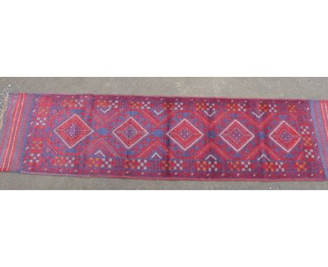 Meshwani runner 265 x 65cm Unfortunately we are not doing condition reports on this sale.