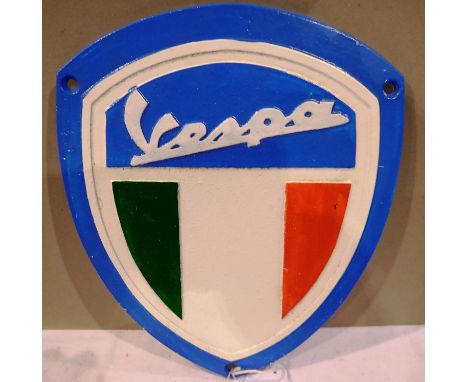 Cast iron Vespa scooter plaque, W: 30 cm. P&amp;P Group 1 (£14+VAT for the first lot and £1+VAT for subsequent lots) 