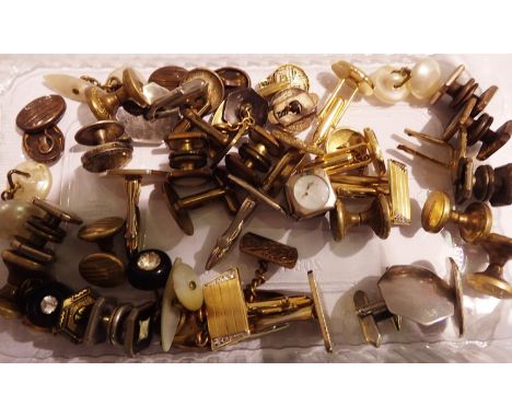 Collection of mixed cufflinks including some pairs. P&amp;P Group 1 (£14+VAT for the first lot and £1+VAT for subsequent lots