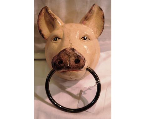 Cast iron pigs head towel hook, H: 20 cm. P&amp;P Group 1 (£14+VAT for the first lot and £1+VAT for subsequent lots) 