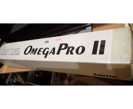 Hama Omega Pro II camera tripod. P&amp;P Group 3 (£25+VAT for the first lot and £5+VAT for subsequent lots) 