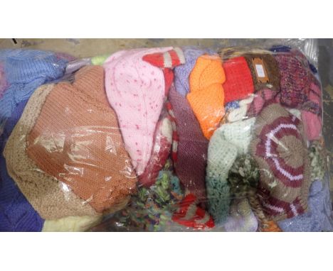 Quantity of hand knitted clothing. P&amp;P Group 3 (£25+VAT for the first lot and £5+VAT for subsequent lots) 