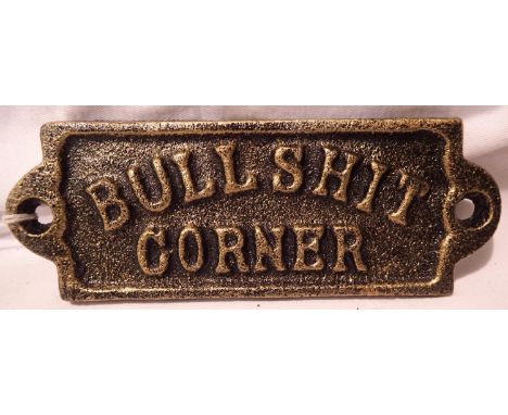 Cast iron bronzed Bull**** corner plaque, W: 10 cm. P&amp;P Group 1 (£14+VAT for the first lot and £1+VAT for subsequent lots