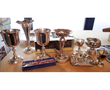 Collection of mixed silver plated items including posy vase etc. P&amp;P Group 2 (£18+VAT for the first lot and £3+VAT for su