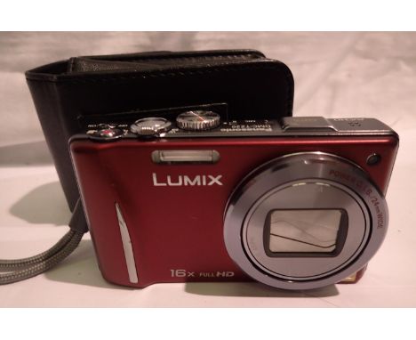 Cased Lumix DMC T220 camera. P&amp;P Group 1 (£14+VAT for the first lot and £1+VAT for subsequent lots) 