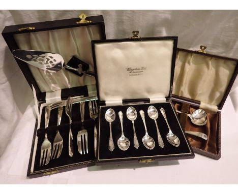 Mixed silver plated cutlery, all boxed. P&amp;P Group 2 (£18+VAT for the first lot and £3+VAT for subsequent lots) 