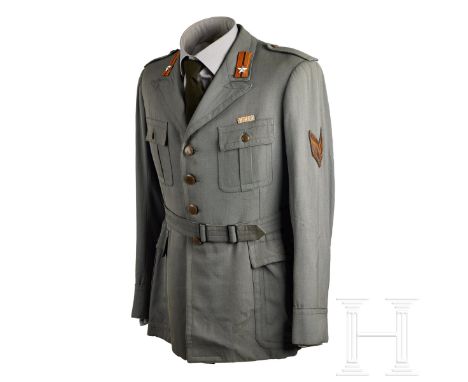 An Italian Summer Enlisted Tunic of Infantry Division Pistoia  Grey-green, cotton cloth, open collar, four-button front, brea