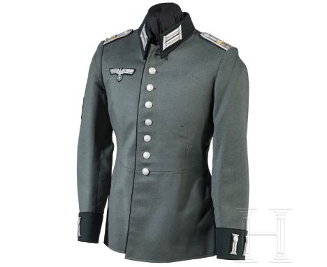 Waffenrock für einen Oberleutnant im Salzburger Gebirgs-Pionier-Bataillon 85  Maßanfertiung aus feinem feldgrauen Gabardine m
