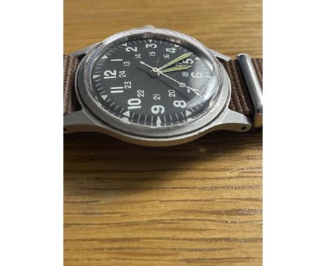 Hamilton GG-W-113 Military Watch - Authentic 1969 First Issue
Historical Military Significance:
The GG-W-113 model was specif