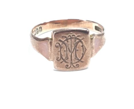 A gold 9 ct signet ring. Total weight 3g and size R (approx).