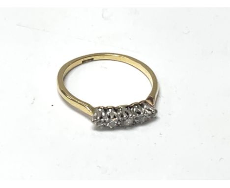 An 18ct gold 5 stone ring