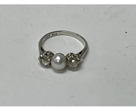 18ct white gold and platinum ring set with 2 rose cut diamonds. Approx 25pts each and a cultured Pearl 4.5mm