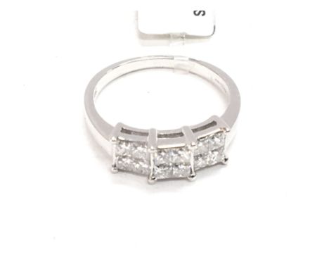 18ct white gold ring size K 1/2. 1ct princess cut illusion.