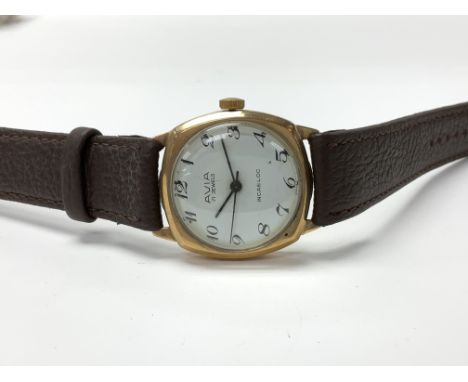 A 9ct gold vintage Avia square faced gents wristwatch.