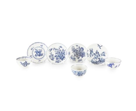 GROUP OF WORCESTER BLUE AND WHITE PORCELAIN TEA WARES 18TH CENTURY to include two 'Three Flowers' pattern saucer dishes and a
