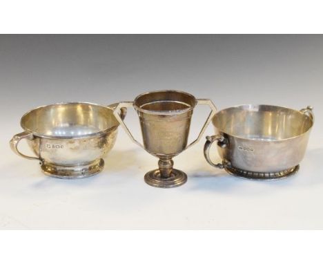 Two George VI presentation bowls, Birmingham 1946, together with a George V trophy cup, Birmingham 1931, 9cm high, 13.7toz ap