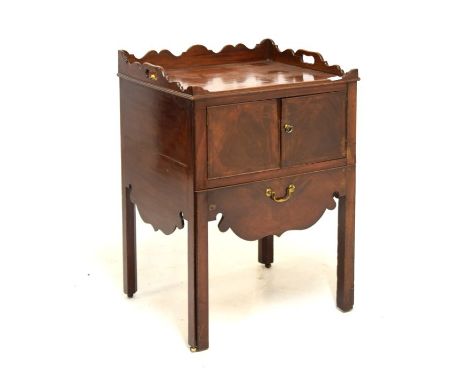 George III mahogany tray top commode, 54cm wide  