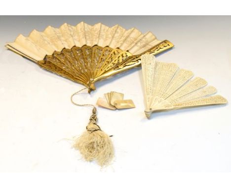 Mother-of-pearl aide-mémoire with Days of the Week, giltwood and embroidered silk fan  