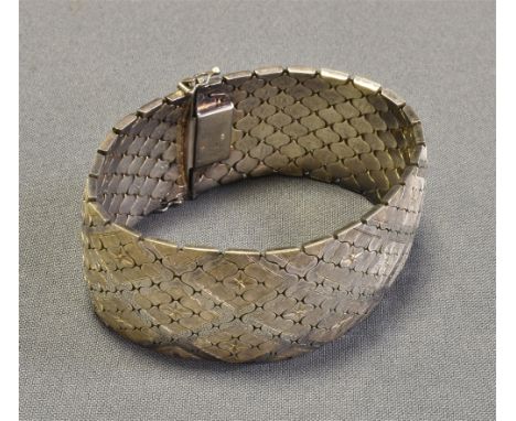 VINTAGE MESH LINK SILVER CUFF BRACELET 20cm long x 27.8mm wide, sinuous flexible links decorated with gilded star burst and t