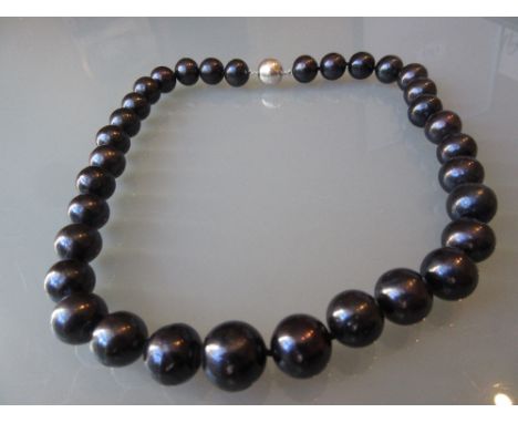 Graduated cultured black pearl necklace with silver clasp