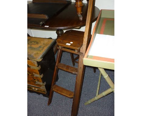Late 19th or early 20th Century pine folding library step
