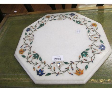 20th Century Agra ware octagonal table top having floral inlaid decoration including mother of pearl, malachite, lapis lazuli