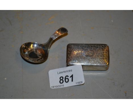 Late Georgian silver caddy spoon and a small silver snuff box