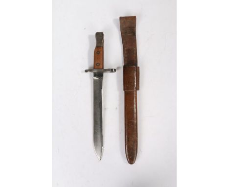 First World War Canadian Ross bayonet dated 6/13 to the pommel, held in leather scabbard with integral frog