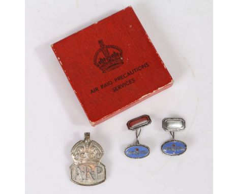 Silver Air Raid Precautions badge, London, 1939, held in original box, together with a pair of Royal Air Force cuff links in 