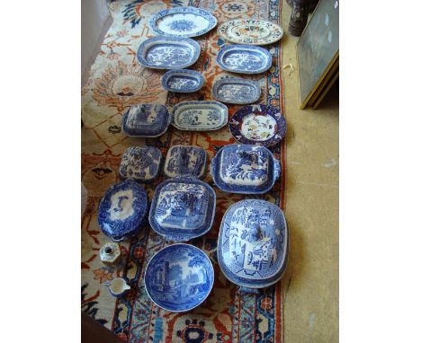 A mixed lot of ceramics to include a Spode Italian bowl, examples by Mason's and Ridgeway, and various other blue and white w
