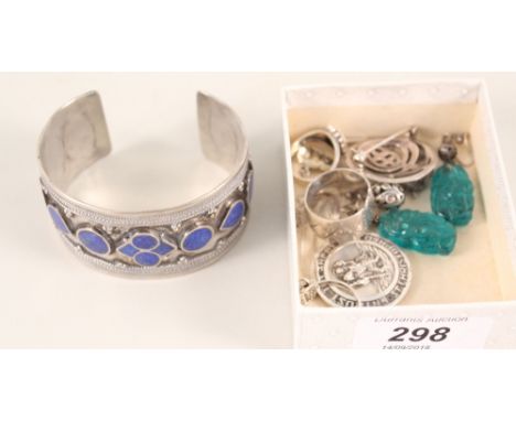 A quantity of silver and white metal jewellery including lapis lazuli set cuff and stone set ring etc