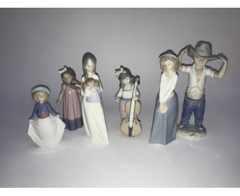 Six Nao figures