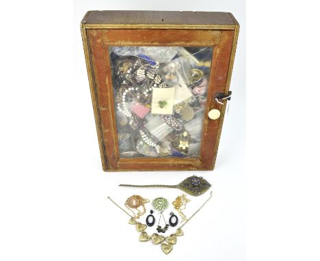 Wooden box of costume jewellery, including hoop earrings, stud earrings, rings, beaded necklaces, brooches, rolled gold bangl