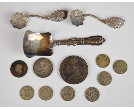 Pair of Victorian hallmarked silver novelty spoons formed as flowers with leaf handles, London 1854, maker's mark indistinct,