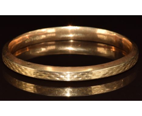 Art Deco 9ct gold flapper bracelet with engine turned decoration, Chester 1924, 13.3g, 7cm