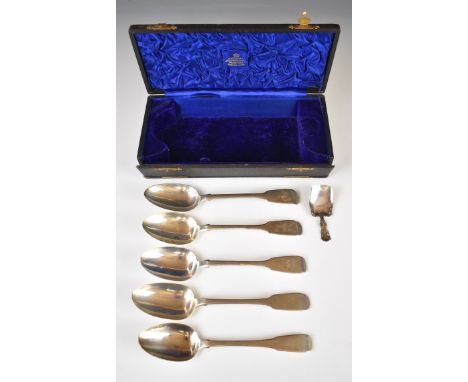 Five Georgian and later hallmarked silver fiddle pattern table spoons to include an Irish example, length of longest 22.5cm, 