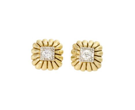 Ohrringe mit Altschliffdiamanten von zus. ca. 0,2 ct, ca. LGW-GW (J-K)/P2, beide leicht beschädigt, GG/WG 14K, 2 g, Mitte 20.