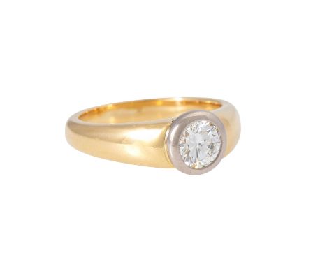 Solitärring mit Brillant von ca. 0,75 ct, ca. GW (K)/VVS, in Ösenzarge, GG/WG 18K, 10,6 g, RW: 57, 20./21. Jh., leichte Trage