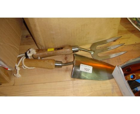Stainless steel hand trowel & fork