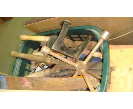 Bench vice, basket of tools and Delonghi heater & bottle jack