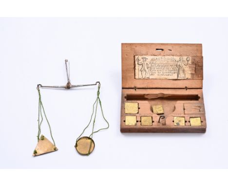 A German coin scale set or ducat balance with five matching weights in the original wooden case, Johannes (Johann) Kirch, Col