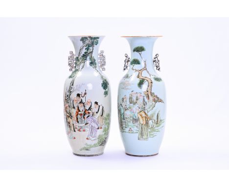 Two Chinese qianjiang cai vases with scholars admiring a scroll, 19th/20th C.H 57 cm