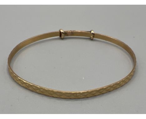Childs 9ct gold bangle (1.36g)