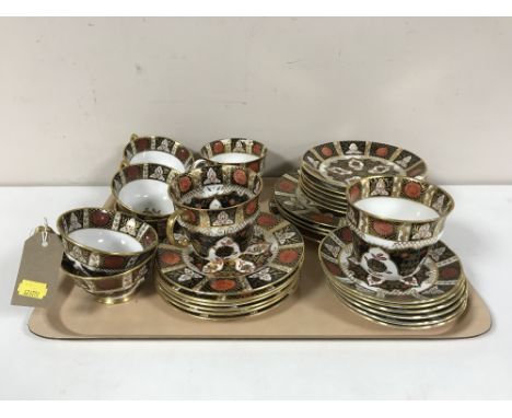 A tray containing a thirty-one piece Abbeydale Chrysanthemum tea service