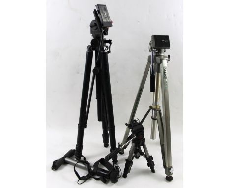 Various camera stands, table tripod, (when closed) 30cm H, other stands tripods, etc. (a quantity)